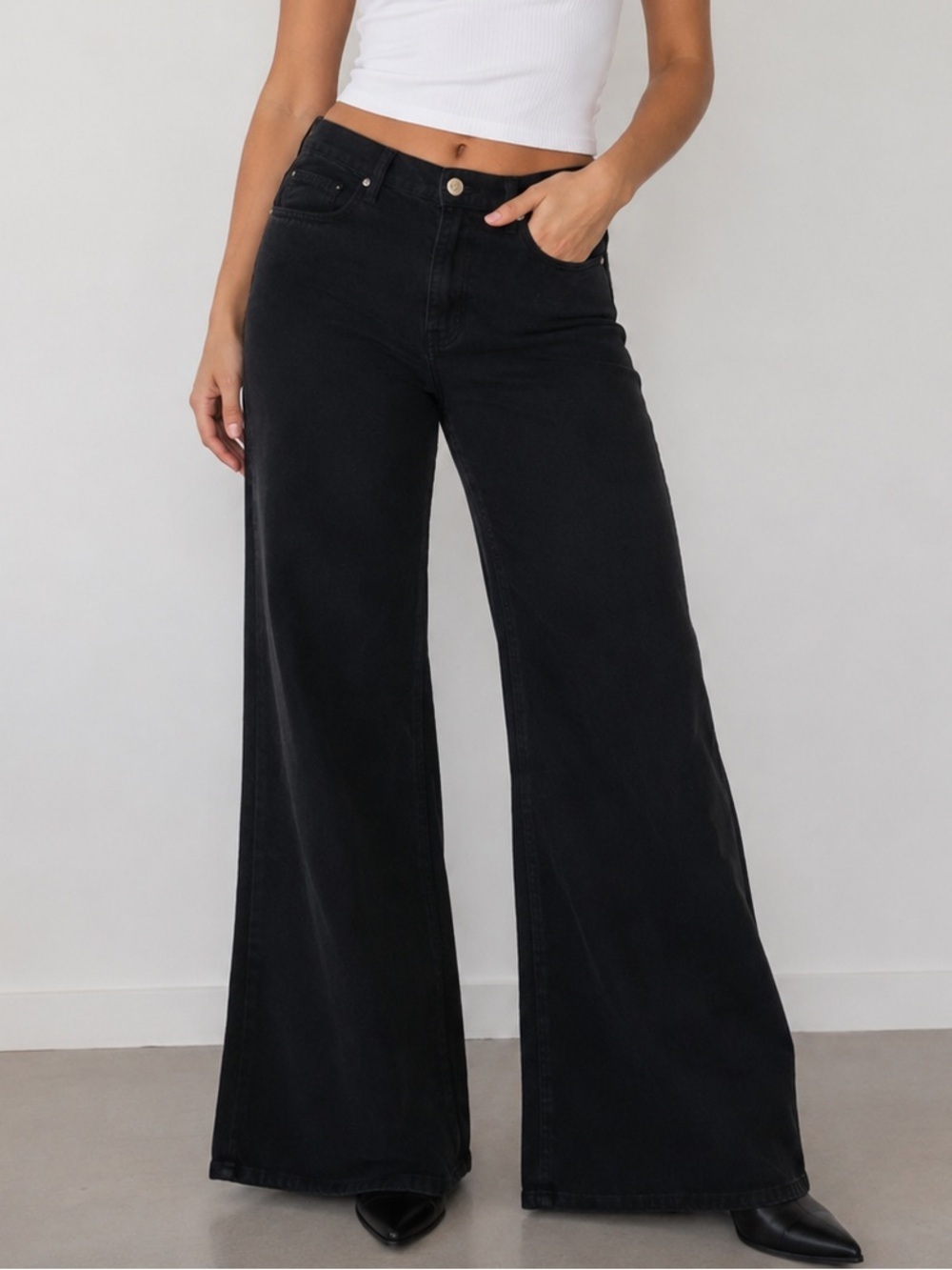 NEW Reformation Eden High Rise Slouchy Wide Leg Jeans Size 26 Corduroy Black